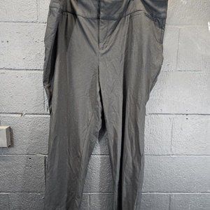 EUC Studio By Torrid Size 24R Black Capri Pants